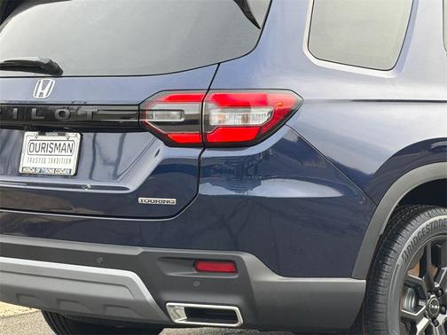 2025 Honda Pilot Touring 8-Passenger