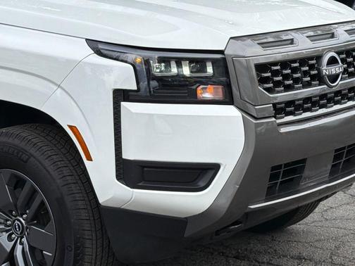 Glacier White 2026 Nissan Frontier SV