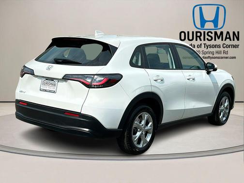 Platinum White Pearl 2023 Honda HR-V LX