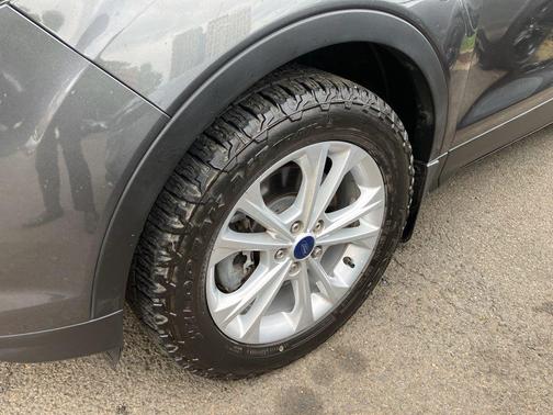 MAGNETIC METALLIC 2018 Ford Escape SEL