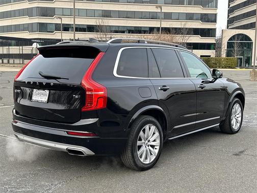 2016 Volvo XC90 T6 Momentum