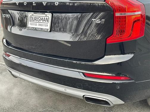 2016 Volvo XC90 T6 Momentum