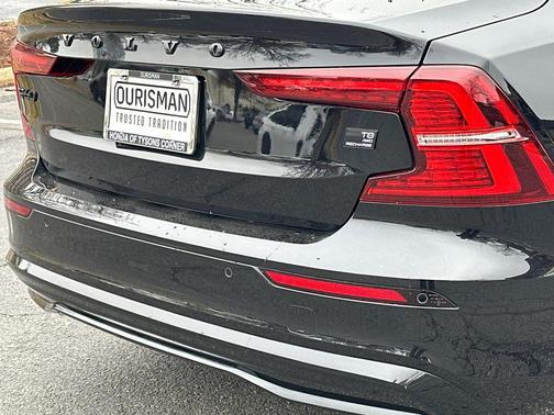 2023 Volvo S60 Recharge Plug-In Hybrid T8 Plus Black Edition