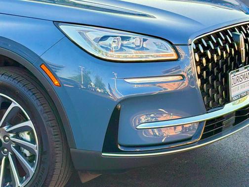 Whisper Blue Metallic Clearcoat 2023 Lincoln Corsair Reserve