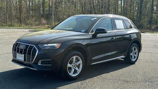 Mythos Black Metallic 2022 Audi Q5 40 Premium