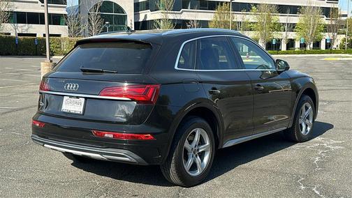 Mythos Black Metallic 2022 Audi Q5 40 Premium