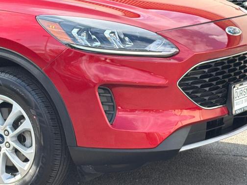 Rapid Red Metallic Tinted Clearcoat 2020 Ford Escape SE