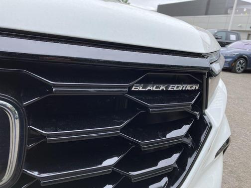 Platinum White 2025 Honda Pilot Black Edition