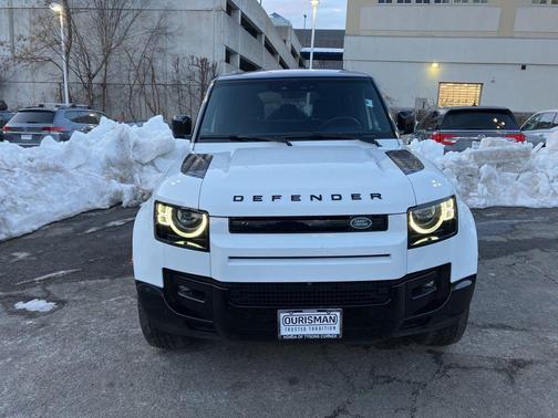 2024 Land Rover Defender 110 P400 X-Dynamic SE