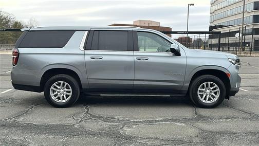 2023 Chevrolet Suburban LT