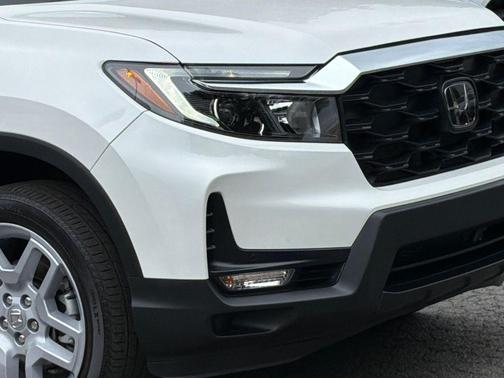 Platinum White Pearl 2024 Honda Passport AWD EX-L
