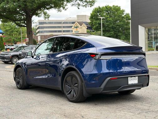 Deep Blue Metallic 2026 Tesla Model Y Rear-Wheel Drive