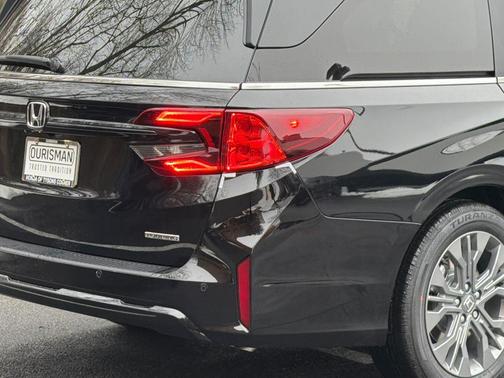 Crystal Black Pearl 2026 Honda Odyssey Touring