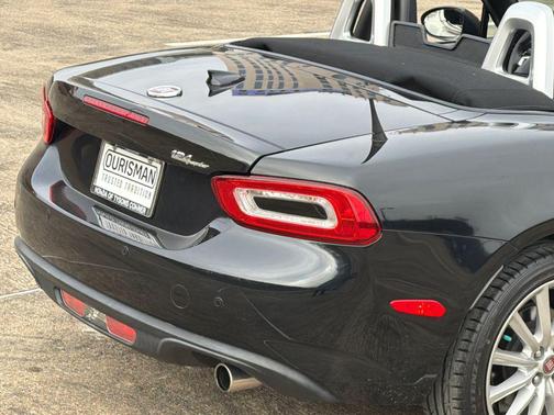 2019 FIAT 124 Spider Base