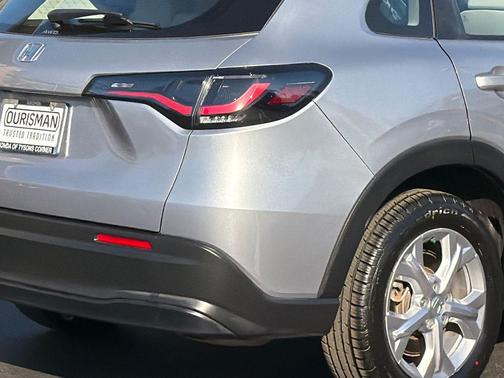 Lunar Silver Metallic 2023 Honda HR-V LX