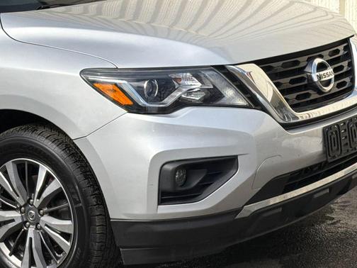 2018 Nissan Pathfinder S