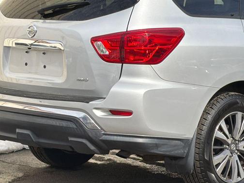 2018 Nissan Pathfinder S