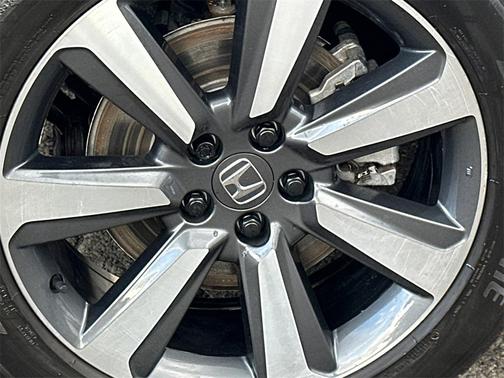 2023 Honda Pilot Touring 8-Passenger
