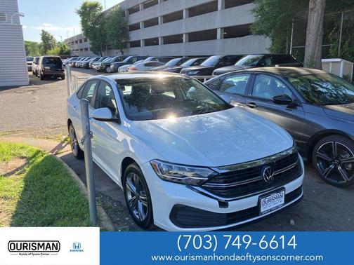 Opal White Pearl 2023 Volkswagen Jetta 1.5T SE