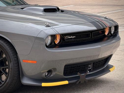 Destroyer Gray Clearcoat 2023 Dodge Challenger R/T Scat Pack
