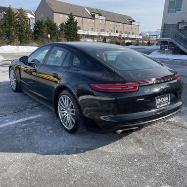 2018 Porsche Panamera 4