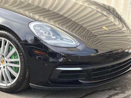 2018 Porsche Panamera 4
