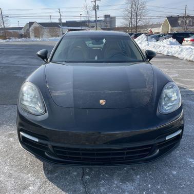 2018 Porsche Panamera 4