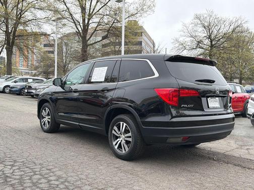 Crystal Black Pearl 2017 Honda Pilot EX-L