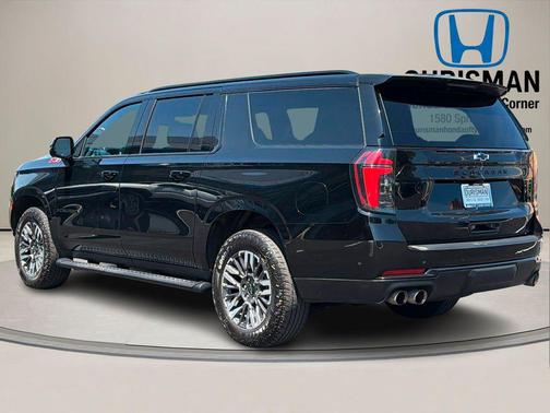 Black 2025 Chevrolet Suburban 4WD Z71
