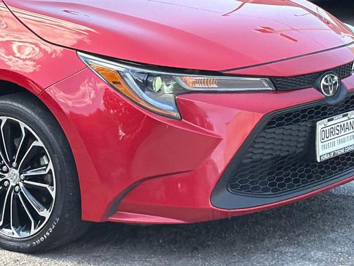 Barcelona Red Metallic 2020 Toyota Corolla LE