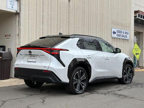 2024 Toyota bZ4X Limited