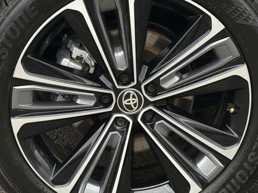 2024 Toyota bZ4X Limited