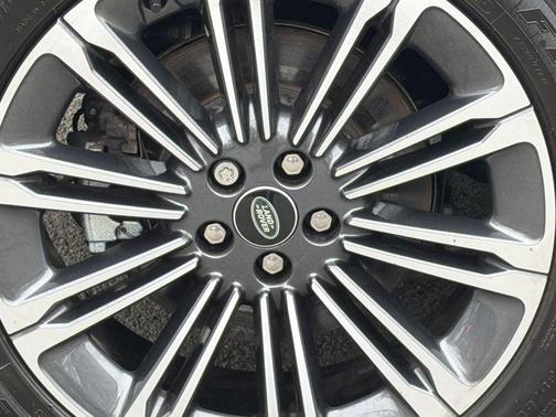 Santorini Black Metallic 2024 Land Rover Range Rover Evoque Dynamic SE