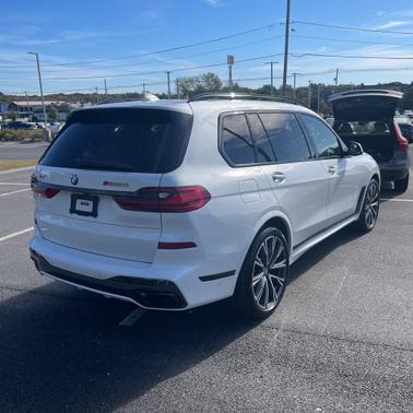 2021 BMW X7 M50i