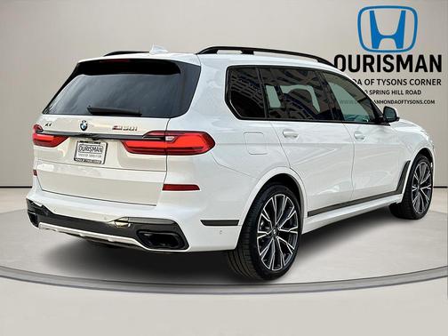 2021 BMW X7 M50i