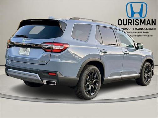 2025 Honda Pilot Touring 8-Passenger