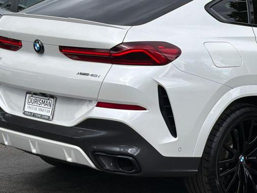 Mineral White Metallic 2021 BMW X6 xDrive40i