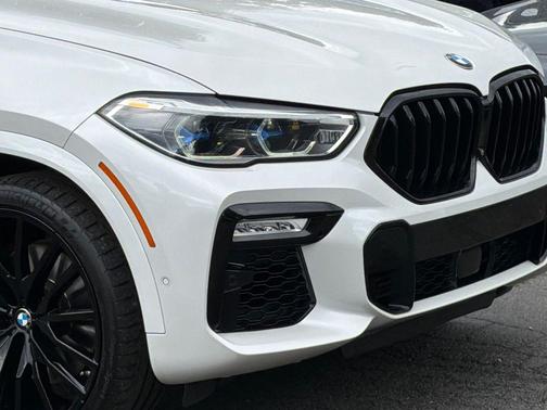 Mineral White Metallic 2021 BMW X6 xDrive40i