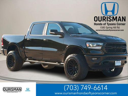 Diamond Black Crystal Pearlcoat 2020 RAM 1500 Big Horn/Lone Star