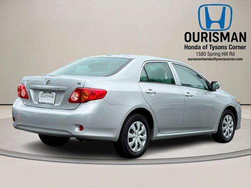 Classic Silver Metallic 2009 Toyota Corolla LE