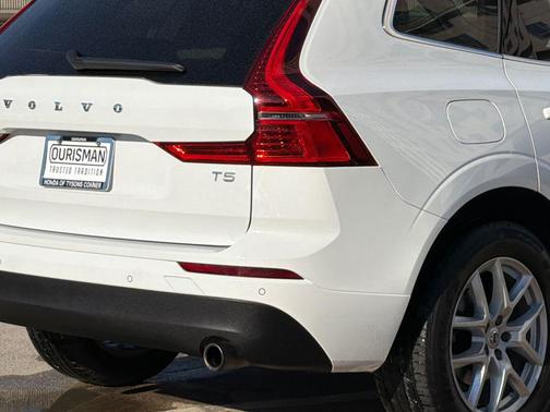 2020 Volvo XC60 T5 Momentum