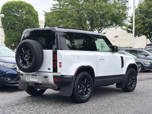Fuji White 2023 Land Rover Defender 90 S