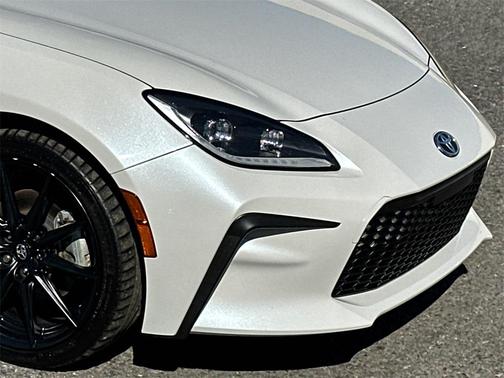 2024 Toyota GR86 Premium