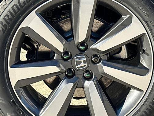 2025 Honda Pilot Touring 8-Passenger