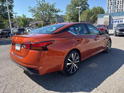 2021 Nissan Altima SR FWD