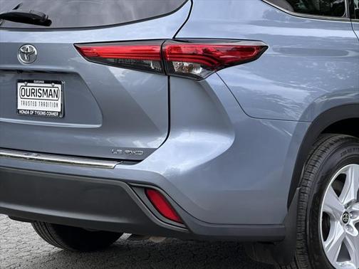 2022 Toyota Highlander LE