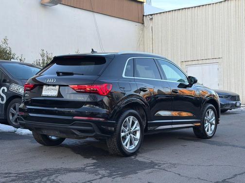 2025 Audi Q3 Premium 45 TFSI S line quattro Tiptronic