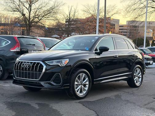 2025 Audi Q3 Premium 45 TFSI S line quattro Tiptronic