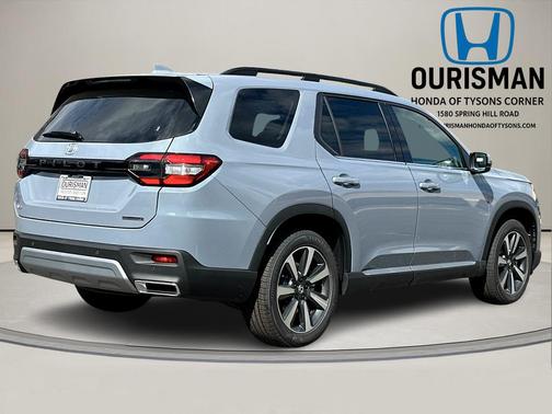 2025 Honda Pilot Touring 8-Passenger