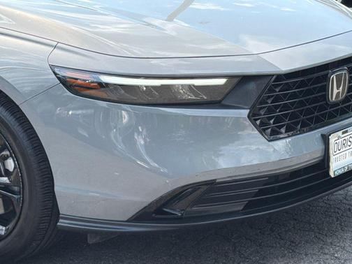 Urban Gray Pearl 2025 Honda Accord SE